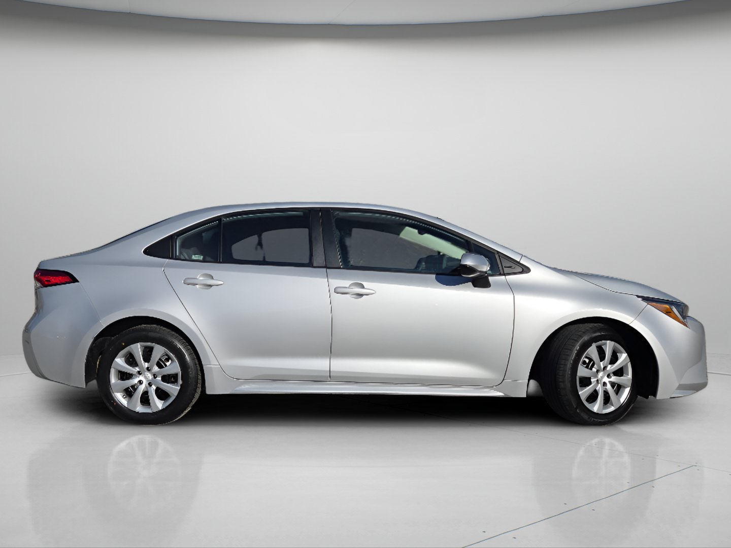 Used 2025 Toyota Corolla LE FWD image 21