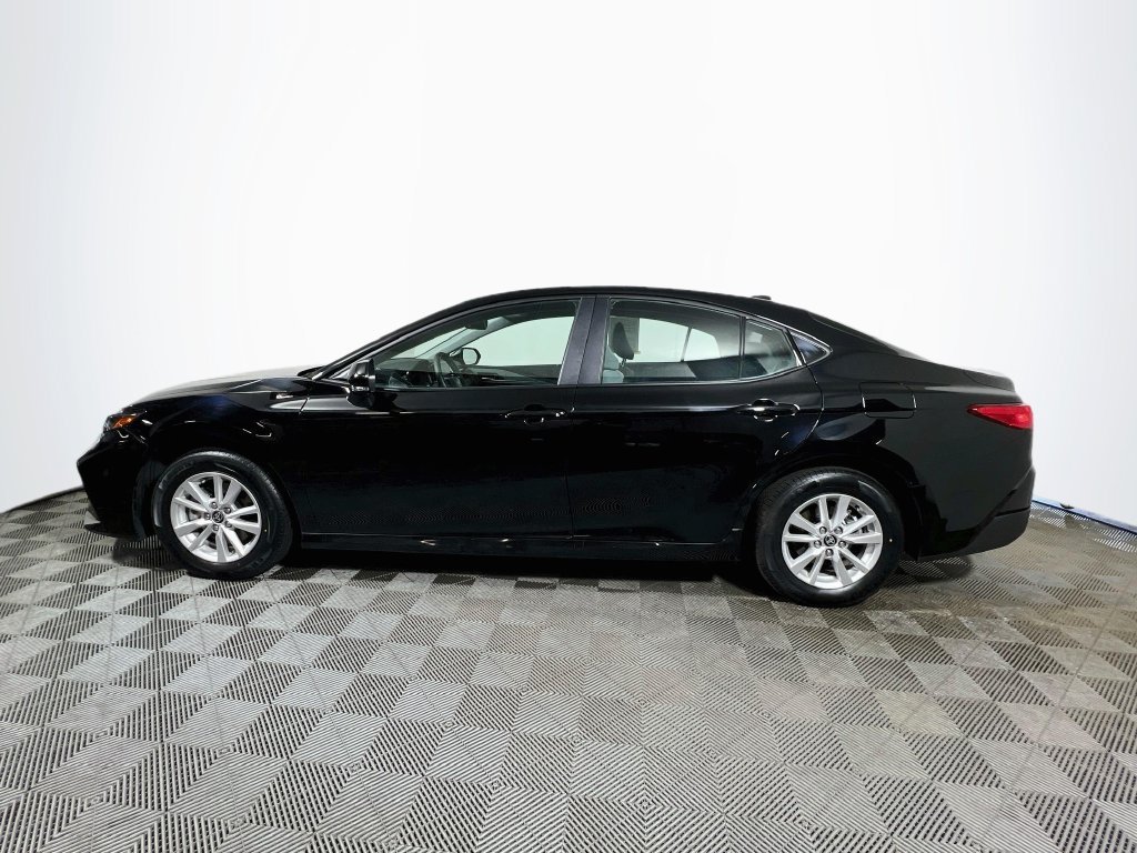 Used 2025 Toyota Camry LE w/ Convenience Package AWD/4WD image 4