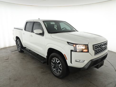 Used 2023 Nissan Frontier SV w/ SV Convenience Package image 4