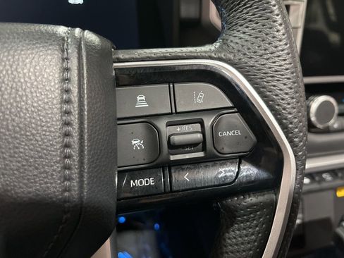 Used 2024 Toyota Tundra Platinum AWD/4WD image 25