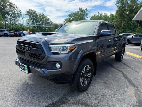 Used 2019 Toyota Tacoma SR5 AWD/4WD image 7