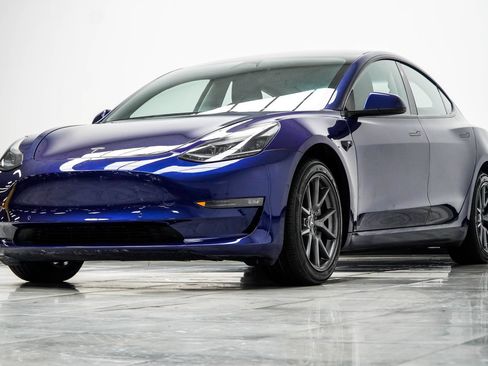 Used 2022 Tesla Model 3 Long Range AWD/4WD image 9