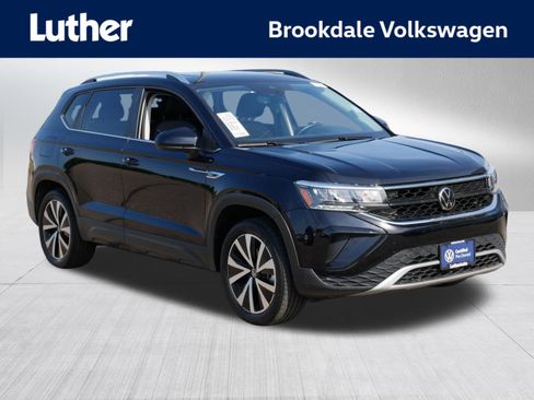 Certified 2023 Volkswagen Taos SE w/ Panoramic Sunroof Package AWD/4WD image 1