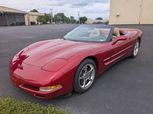 Used 2000 Chevrolet Corvette Convertible w/ Memory Pkg RWD image 1