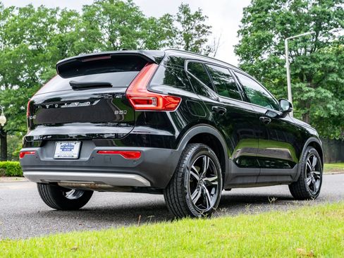 Used 2023 Volvo XC40 B5 Plus AWD/4WD image 5