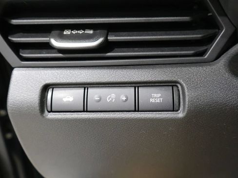 Used 2024 Nissan Altima 2.5 SV FWD image 30