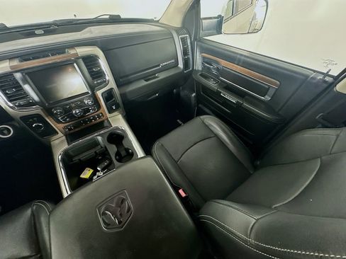 Used 2017 RAM 2500 Laramie w/ Convenience Group image 11