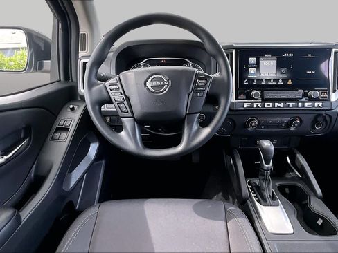 Certified 2025 Nissan Frontier SV RWD image 6