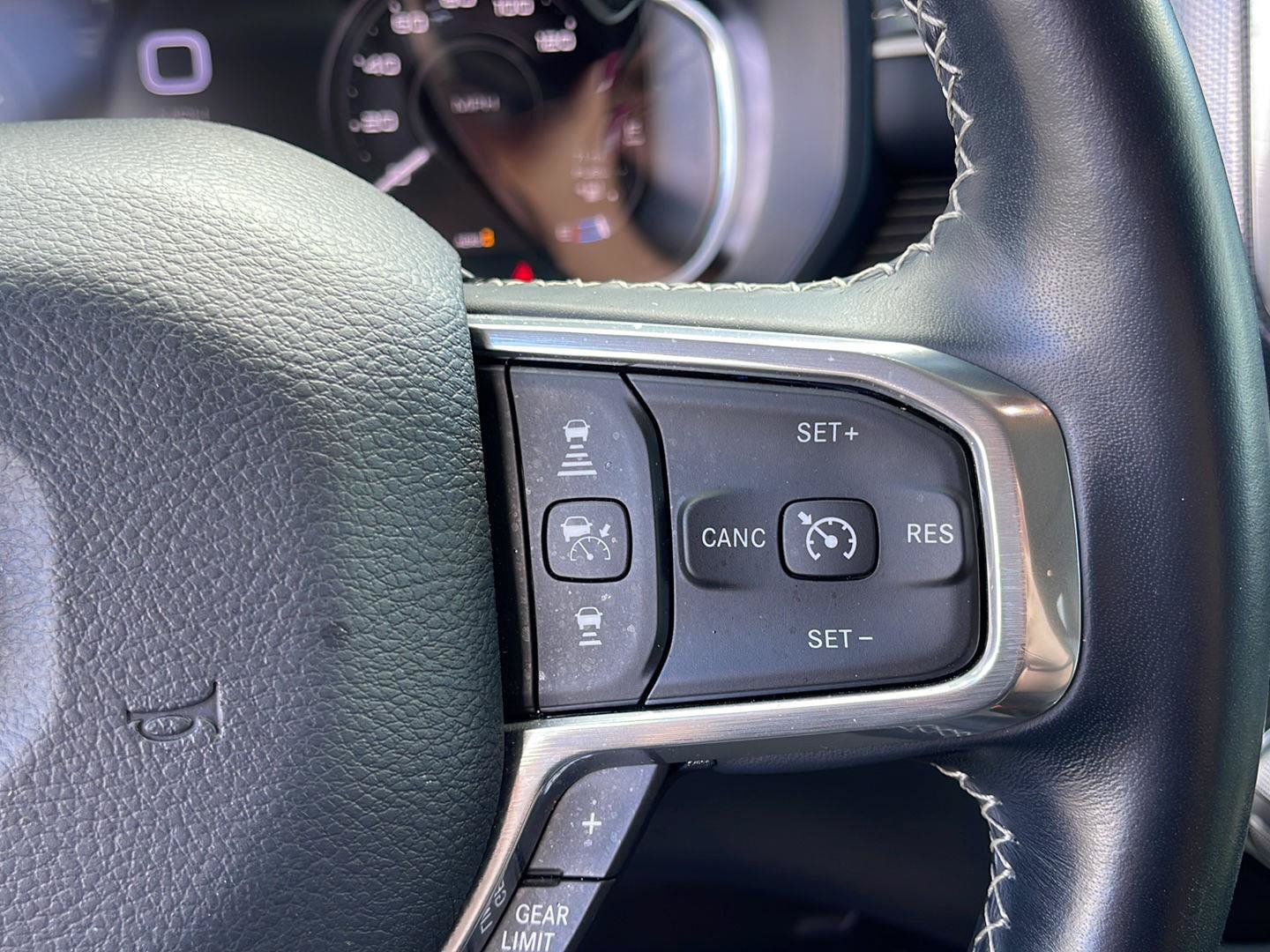 Used 2024 RAM 1500 Limited AWD/4WD image 21