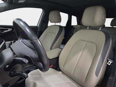 Used 2024 Audi Q4 e-tron Premium Plus w/ Premium Plus image 13