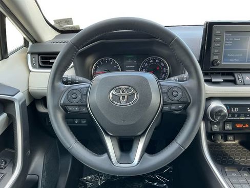 Used 2019 Toyota RAV4 XLE Premium w/ Cold Weather Package AWD/4WD image 13