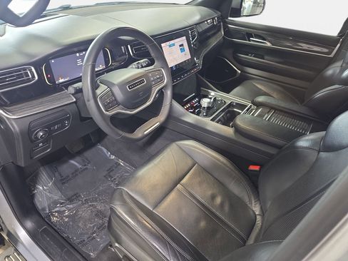 Used 2022 Jeep Wagoneer Series III w/ Premium Group I AWD/4WD image 15