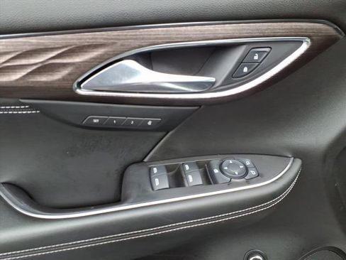 Used 2022 Buick Envision Avenir w/ Technology Package II image 27