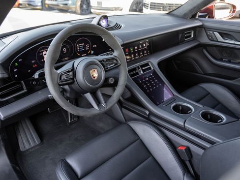 Used 2023 Porsche Taycan GTS image 4