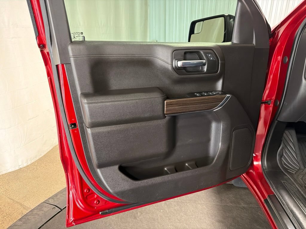 Certified 2021 Chevrolet Silverado 1500 RST w/ LPO, Blackout Package AWD/4WD image 4