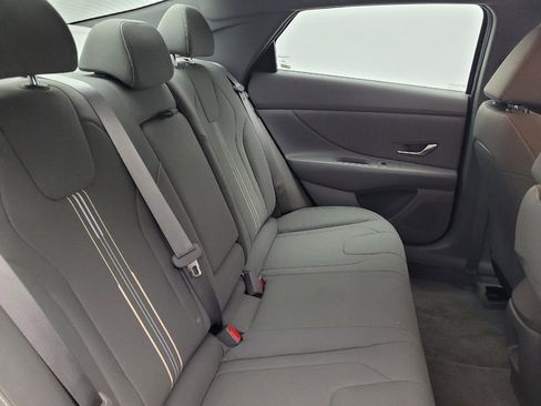 Used 2025 Hyundai Elantra SEL image 19