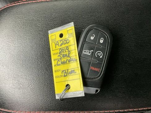 Used 2019 Jeep Cherokee Trailhawk image 29