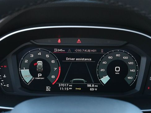 Certified 2022 Audi Q3 2.0T Premium image 9