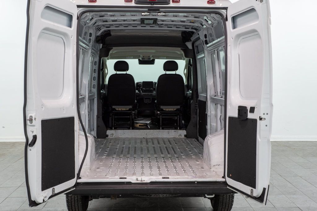 Used 2025 RAM ProMaster 2500 w/ Convenience Group FWD image 9