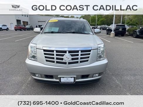 Used 2011 Cadillac Escalade ESV Luxury AWD/4WD image 4