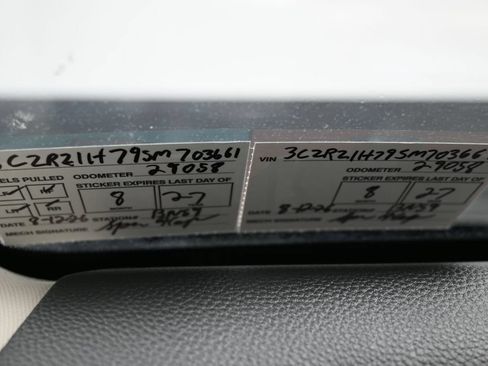 Used 2025 Honda HR-V EX-L image 4