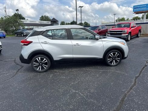 Used 2020 Nissan Kicks SV FWD image 5