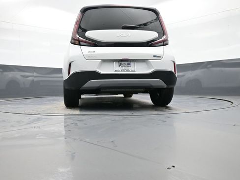 Used 2023 Kia Soul EX image 31