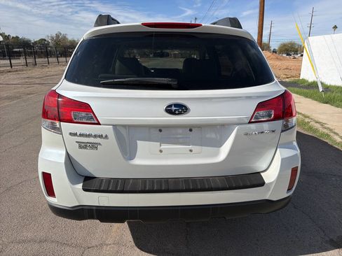 Used 2010 Subaru Outback 2.5i Limited image 8
