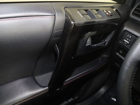 Used 2022 Toyota 4Runner TRD Off-Road Premium image 31