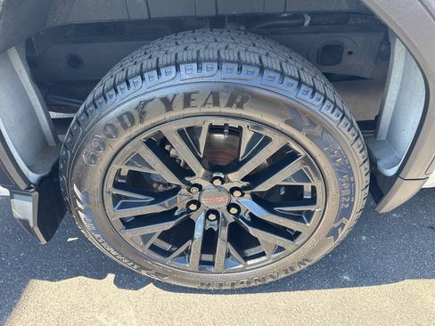 Used 2020 GMC Sierra 1500 Denali w/ Denali Ultimate Package AWD/4WD image 12