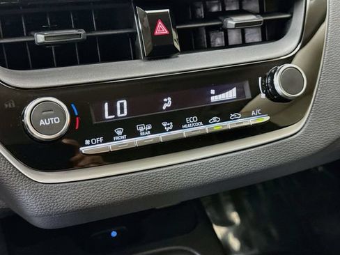 Used 2025 Toyota Corolla LE w/ LE Premium Package FWD image 16