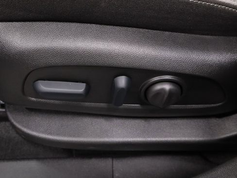 Used 2024 Chevrolet Equinox LS w/ LS Convenience Package FWD image 23