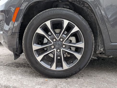 Used 2023 Jeep Grand Cherokee Overland image 32