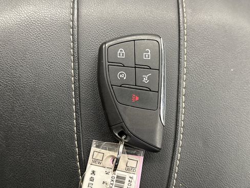 Used 2024 GMC Acadia Elevation image 25