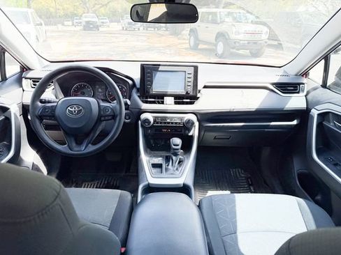 Used 2020 Toyota RAV4 XLE w/ Convenience Package image 15