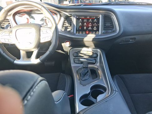 Used 2022 Dodge Challenger SRT Hellcat RWD image 17