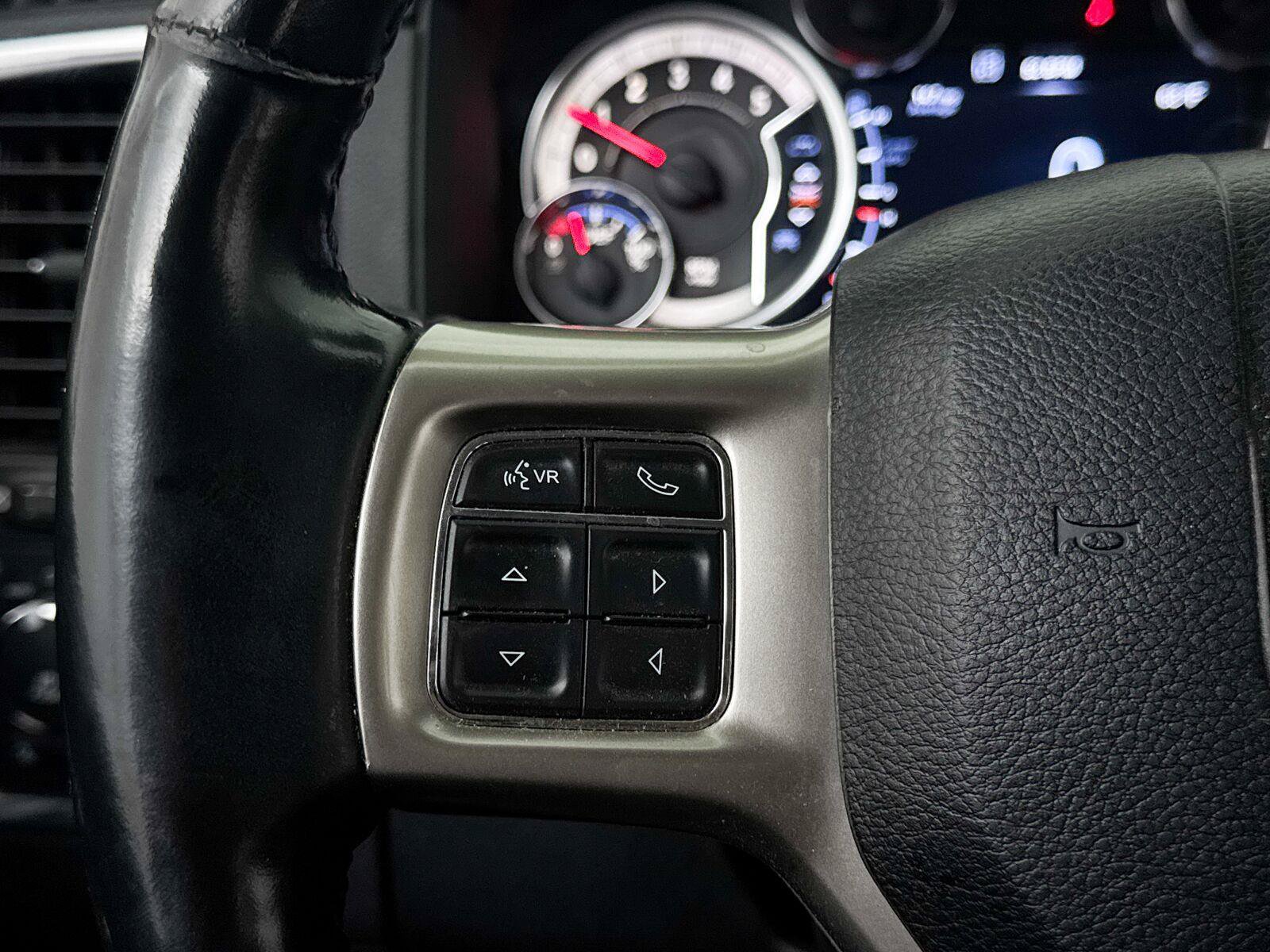 Used 2016 RAM 1500 Laramie w/ Convenience Group AWD/4WD image 33