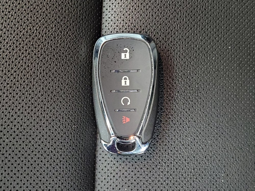Used 2025 Chevrolet Trax RS w/ Driver Confidence Package FWD image 32