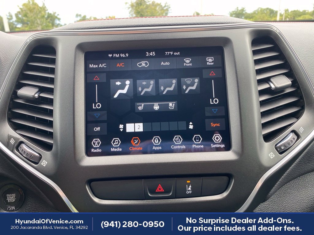 Used 2022 Jeep Cherokee Trailhawk w/ Premium Leather Package AWD/4WD image 12