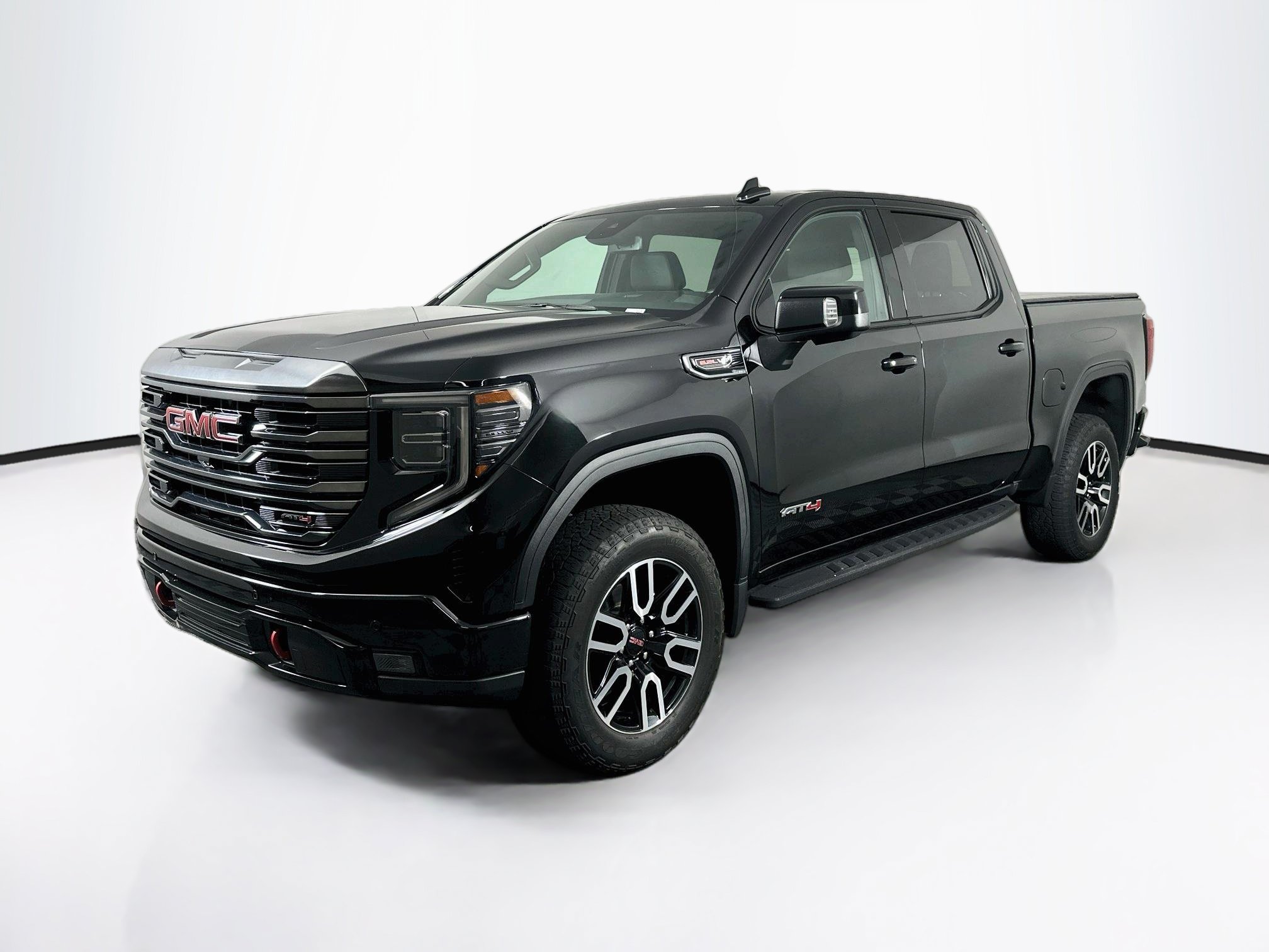Used 2023 GMC Sierra 1500 AT4 w/ AT4 Preferred Package AWD/4WD image 3