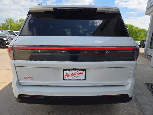 Used 2025 Lincoln Navigator Reserve w/ Jet Appearance Package AWD/4WD image 11