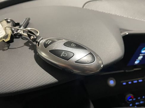 Used 2025 Hyundai Elantra SEL image 22