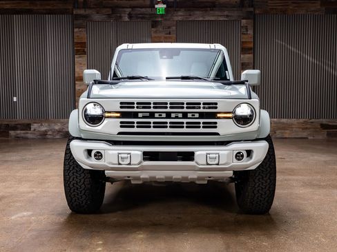Used 2023 Ford Bronco Heritage Edition AWD/4WD image 2