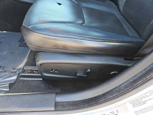 Used 2013 Chrysler 300 C image 16