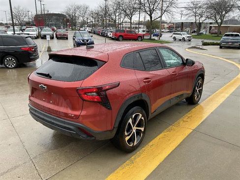 Used 2024 Chevrolet Trax RS w/ Driver Confidence Package image 3
