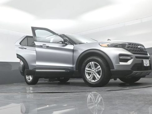 Certified 2024 Ford Explorer XLT w/ Equipment Group 202A AWD/4WD image 30