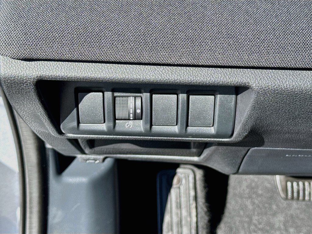 Used 2022 Subaru Outback Premium AWD/4WD image 6