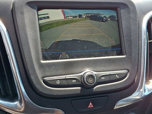 Used 2019 Chevrolet Equinox LT FWD image 20