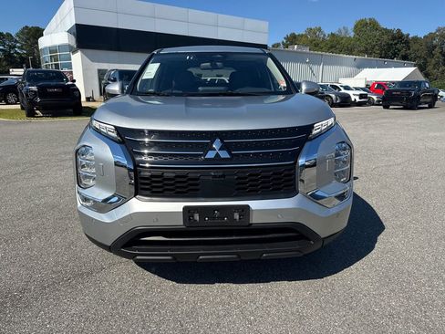 Used 2024 Mitsubishi Outlander SE image 8