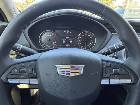 Certified 2023 Cadillac XT4 Premium Luxury image 31